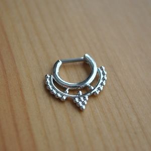 Dainty Septum Clicker 16G